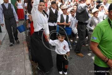 La X edición de la Traída Infantil del Agua, un éxito (Foto Antonio Alí)